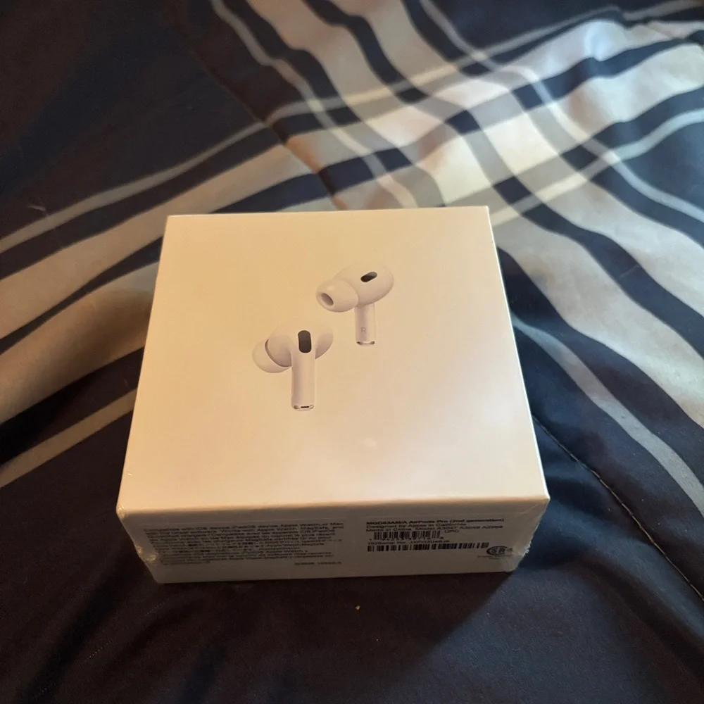 Wireless Earbuds with Charging Case - White